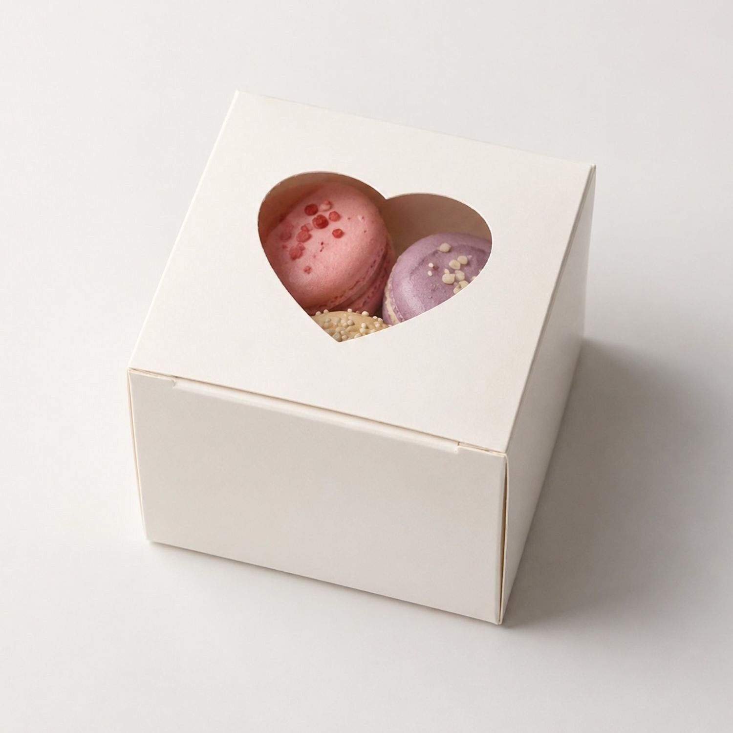 Caixa Branca Para Doces Com Janela Em Forma De CoraÇÃo Mopec - 5 X 5 Cm 2 Caixa Branca Para Doces Com Janela Em Forma De CoraÇÃo Mopec - 5 X 5 Cm - Imagen 2